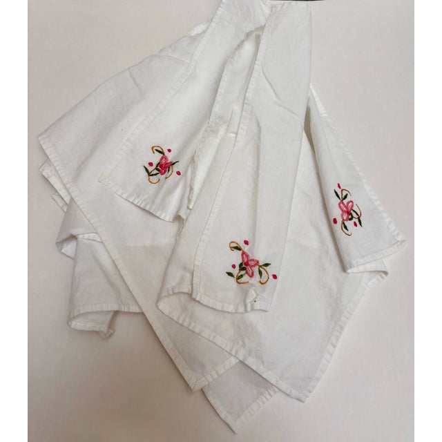 Vintage White Cotton Embroidered Napkins, Set of Six For Sale - Image 4 of 12