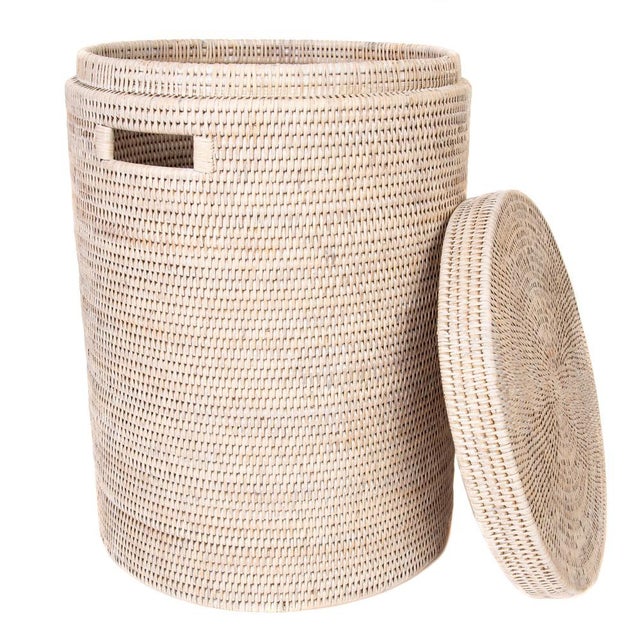 Artifacts Rattan Round Hamper with Lid in White Wash For Sale - Image 4 of 9
