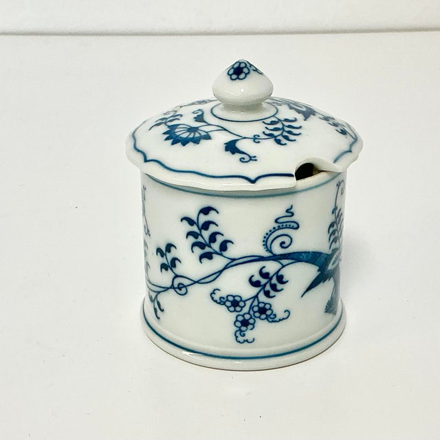 Vintage Home is pleased to present this Blue Danube Lidded Jam Preserves Jar from Japan. The vivid Meissen blue onion...