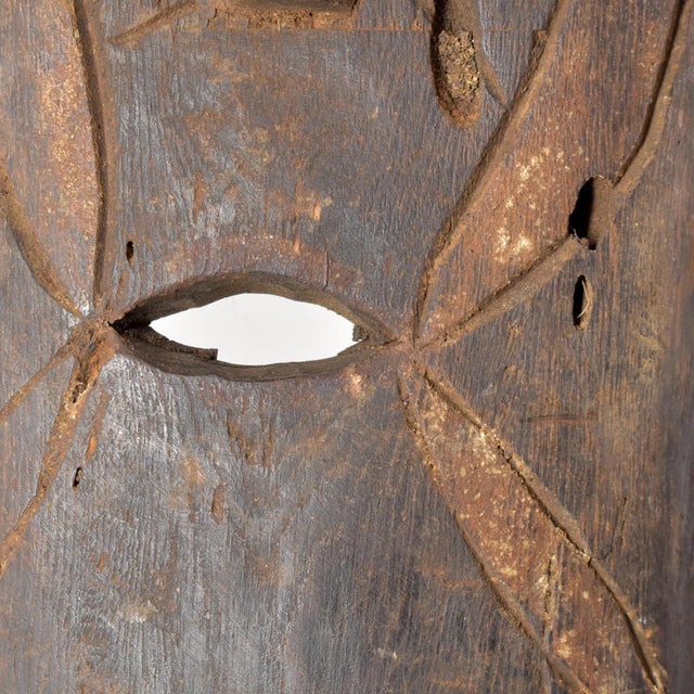 African Early 20th Century Bembe Alunga Plank Mask For Sale - Image 3 of 7