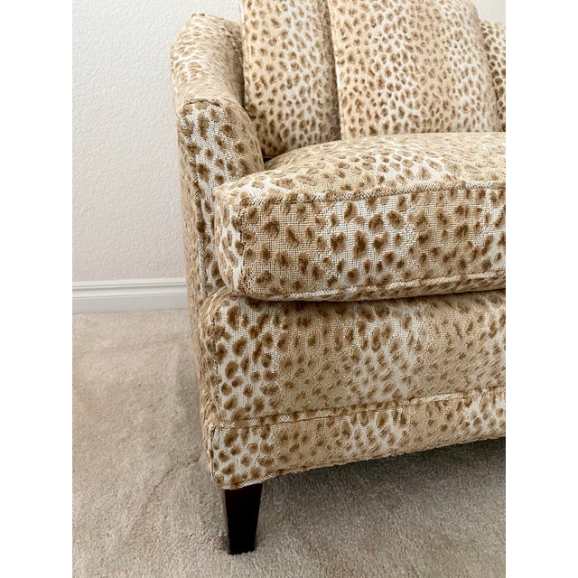 Gold Late 20th Century Luxury Transitional Leopard Print Settee/Sofa Hollywood Regency Style Excellent Condition. For Sale - Image 8 of 13
