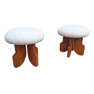 Modern Poufs in Light Wood and White Dedar Boucle Fabric from Artigianato Italiano, Set of 2 For Sale