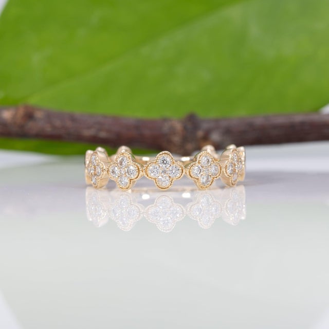 2020s Diamond Band Ring With Earth-Mined Diamonds Accents in Solid 14k Gold, Size 6.75 For Sale - Image 5 of 9