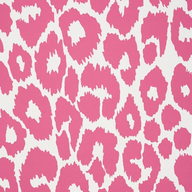 Modern Sample - Schumacher Iconic Leopard Wallpaper in Pink For Sale - Image 3 of 3