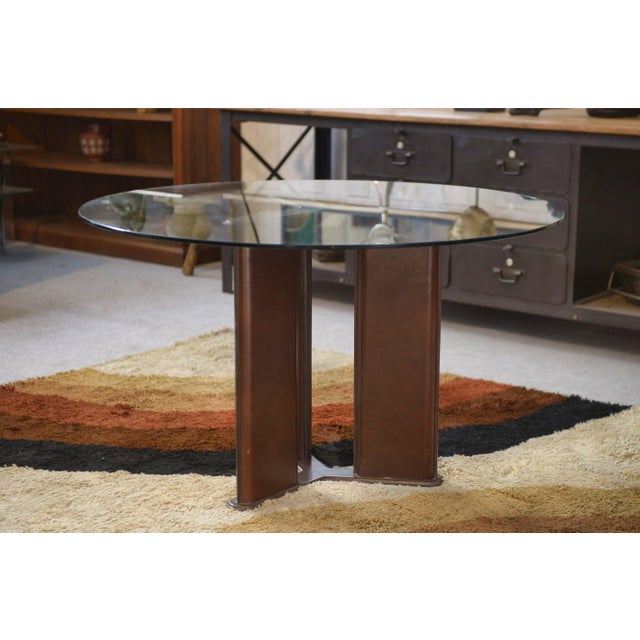 1970s Circular Table with Base Covered in Brown Leather by Tito Agnoli for Matteo Grassi, 1970s For Sale - Image 5 of 11