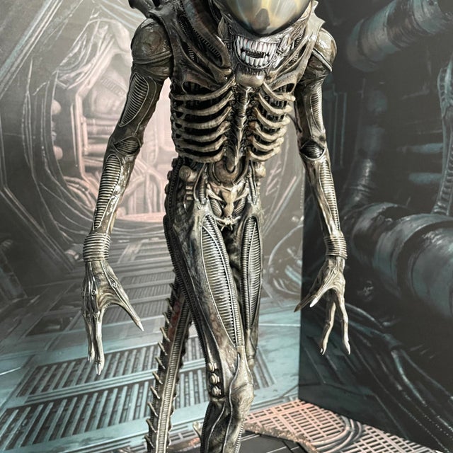 Limited Edition Alien Big Chap Japan Figure from Prime 1 Studio, 2000s For Sale - Image 4 of 18