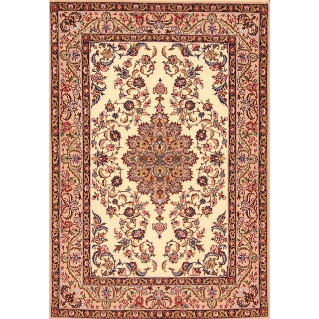 Middle Eastern Rug in Wool For Sale - Image 11 of 11