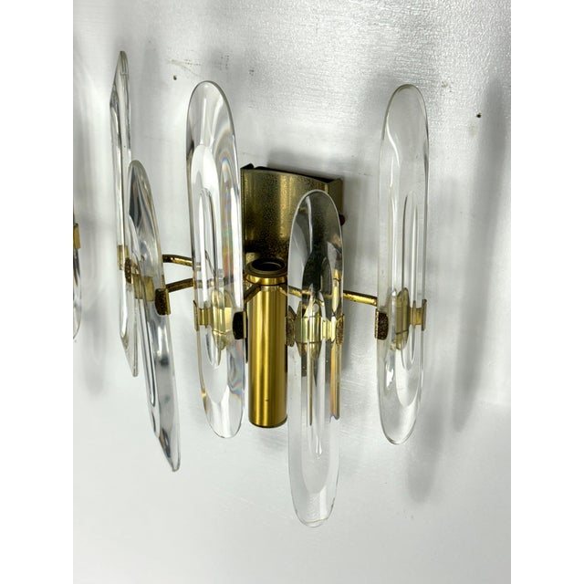 Sciolari Sconces in Glass and Gilded Brass, 1970s, Set of 2 For Sale - Image 4 of 9