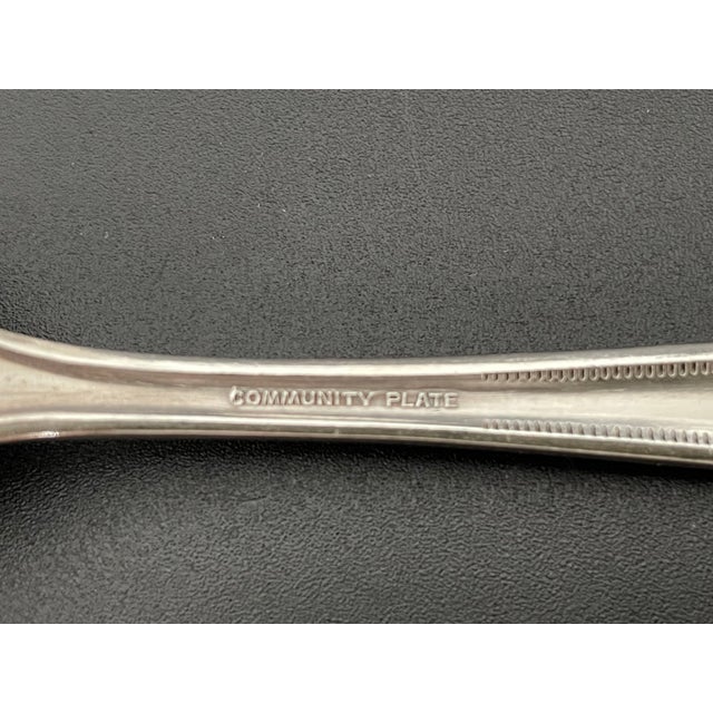 1920s Oneida Community Plate Grosvenor 1921 Silverplate Teaspoons - Set of 8 For Sale - Image 5 of 7