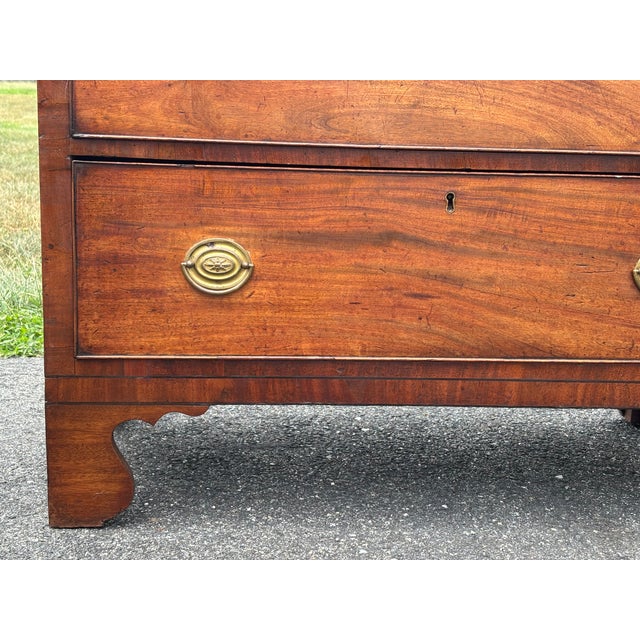 Wood Mid 19th C. English "Two Over Three" Chest of Drawers - Highly Detailed, Original Brasses For Sale - Image 7 of 17