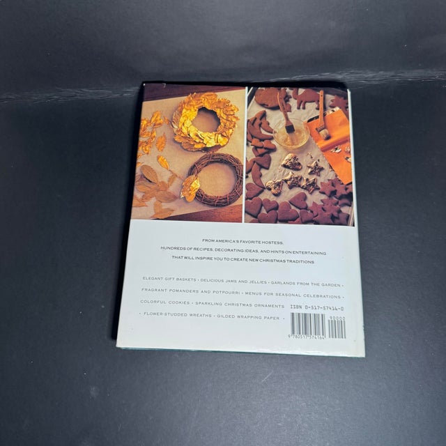 1980s “Martha Stewart’s Christmas Entertaining, Decorating and Giving” Hardback Book For Sale - Image 4 of 8