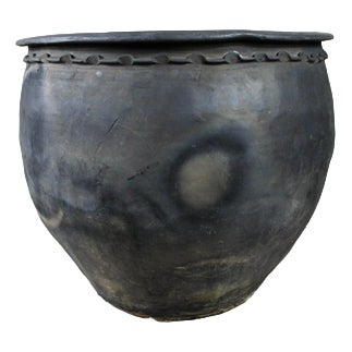 Vintage Dark Nº 6 Pot For Sale