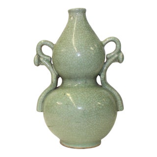 Chinese Ceramic Crackle Pattern Gourd Shape Celadon Green Vase For Sale