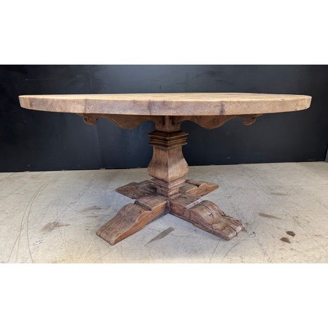 Large Round Bleached Oak Farmhouse Dining Table, 1925 For Sale - Image 3 of 16