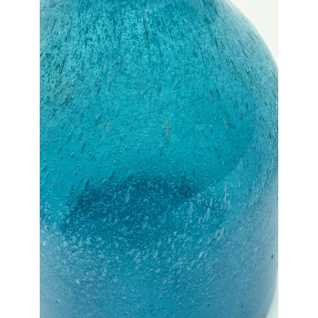 Art Glass Tall Vase: Vintage Mid Century Cerulean Periwinkle Blue Crackle With Lovely Texture For Sale - Image 4 of 4