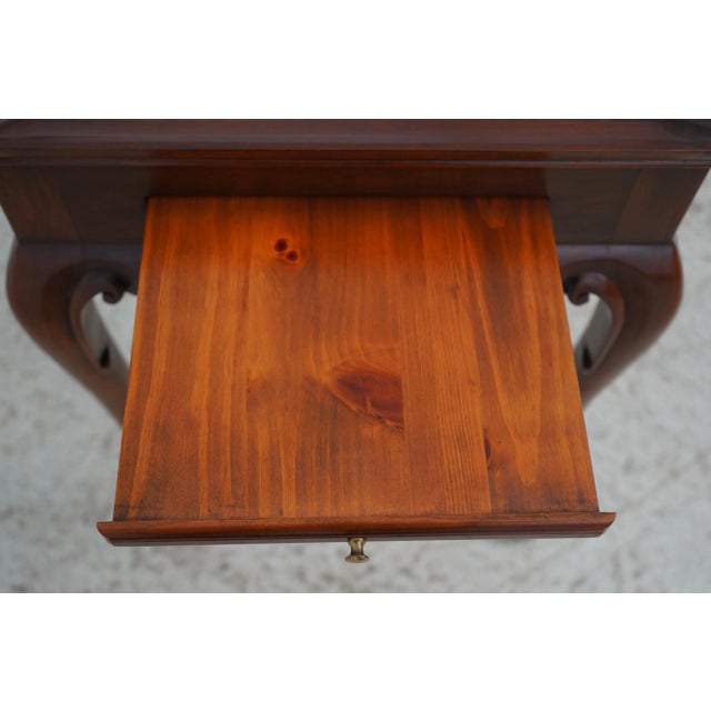 Henkel Harris Henkel Harris Cherry Queen Anne 5416 Tea Table For Sale - Image 4 of 12