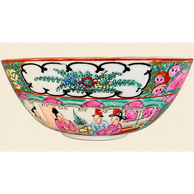 Vintage Famille Rose Bowls Set of Three For Sale In Naples, FL - Image 6 of 11