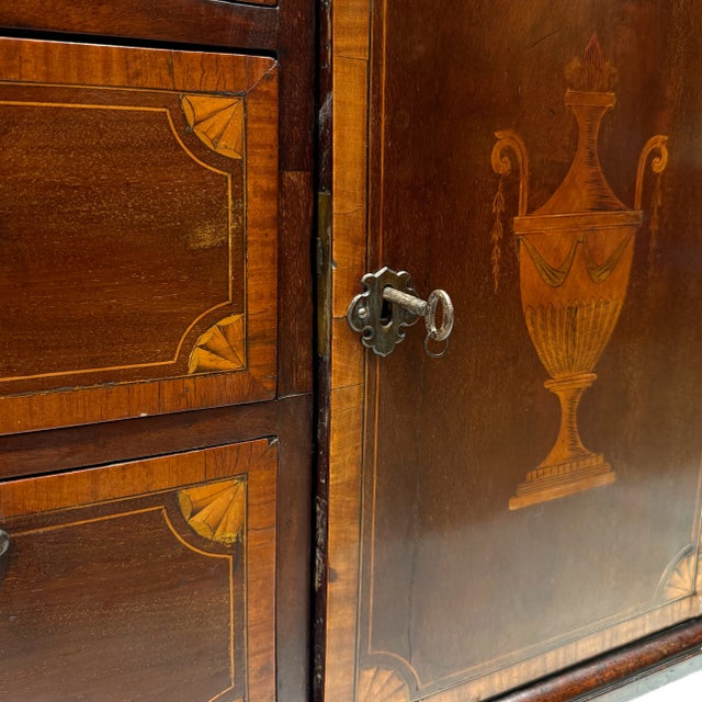 A Georgian Mahogany Bachelors Chest With Satinwood Inlay, English, Ca. 1830 For Sale - Image 9 of 12
