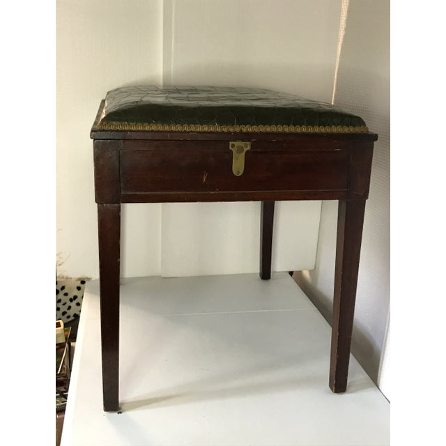 1930s Antique Bench Seat With Hidden Step Ladder | English Traditional Storage Bench For Sale - Image 11 of 12