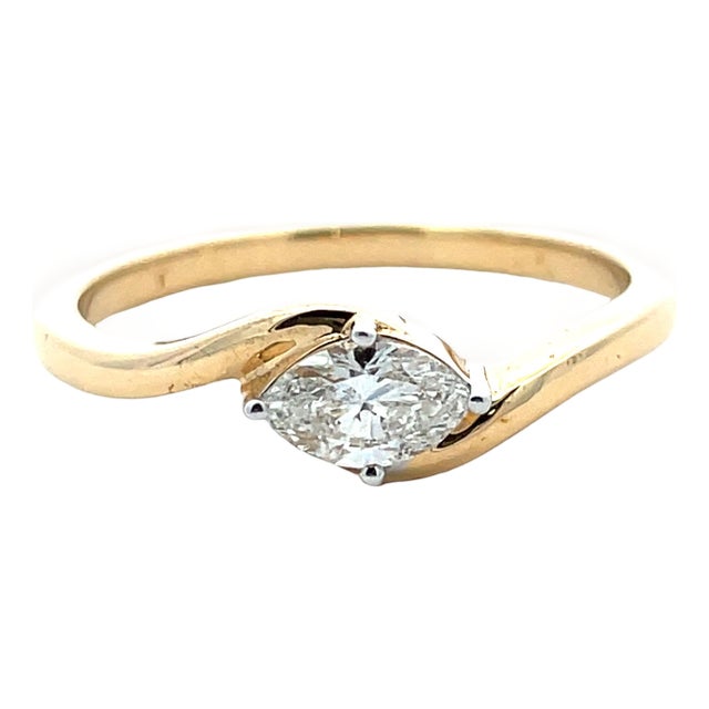 18k Yellow Gold Marquise Twist Design Diamond Ring, Size 6.75 For Sale