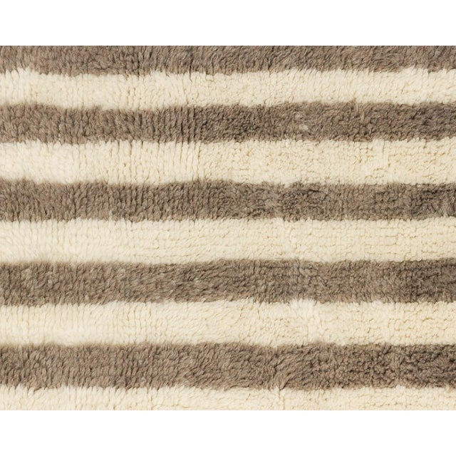 Coastal Classic Striped Hand-Knotted Wool Rug | 8'6" X 5'10" | One of a Kind For Sale - Image 3 of 8