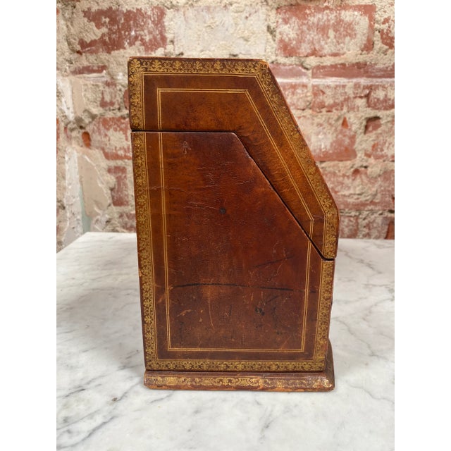 Beautiful and Vintage bar set, bottle holder in fully leather and decorative fabric with the original key.