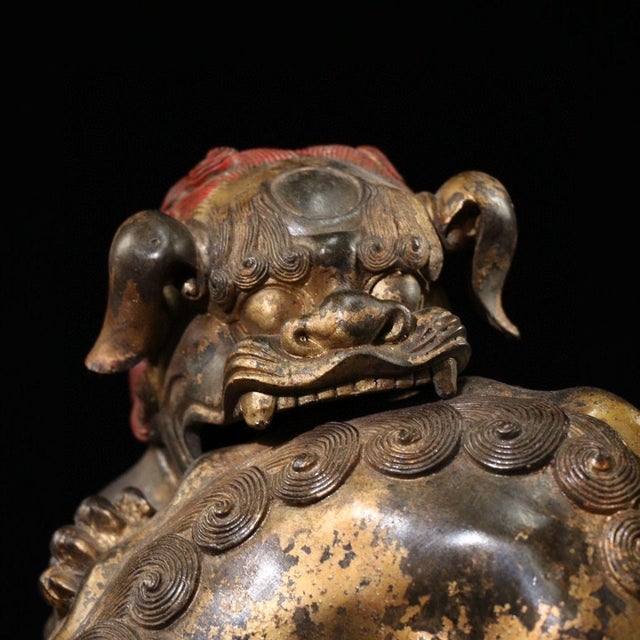 Metal Vintage Gilt Bronze & Cinnabar Guardian Lion Sculpture – Seated Foo Dog With Cub For Sale - Image 7 of 9