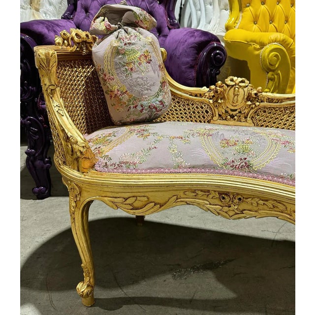 French Style Small Pink Bench Gold Leaf Frame With 2 Pillows For Sale - Image 4 of 4