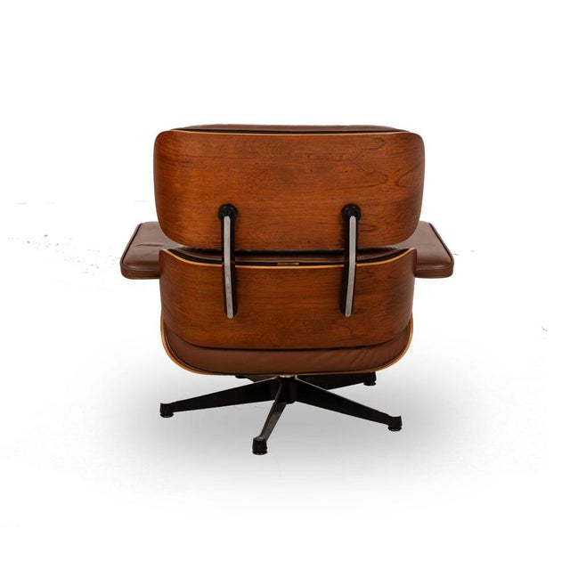 Lounge Chair in Leather by Charles & Ray Eames for Herman Miller For Sale - Image 11 of 13