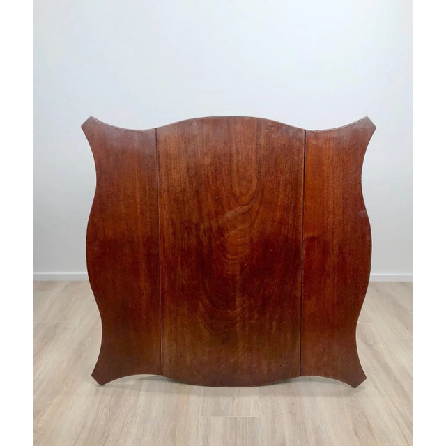 A Late 18th-Century English Mahogany Serpentine Pembroke Table, Circa 1780. For Sale In San Francisco - Image 6 of 9