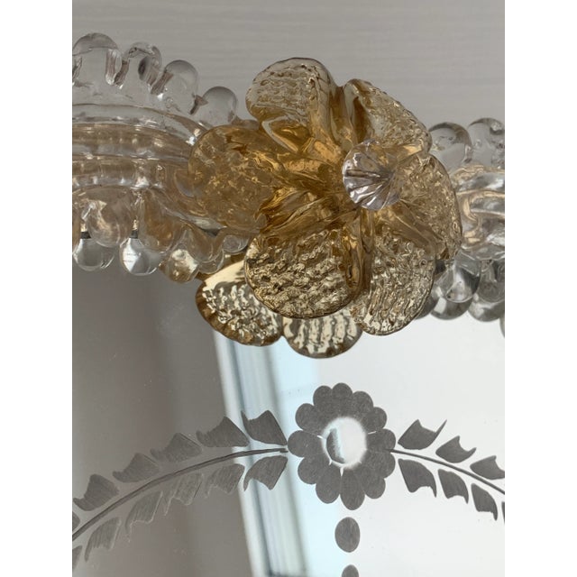 Transparent and Gold Murano Glass Mirrror Frame With Flowers and Hand Engraved For Sale - Image 11 of 13