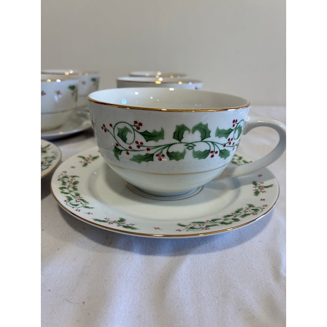 Traditional Vintage Gibson Everyday "Christmas Holly" Cup and Saucer Set of 6 For Sale - Image 3 of 11
