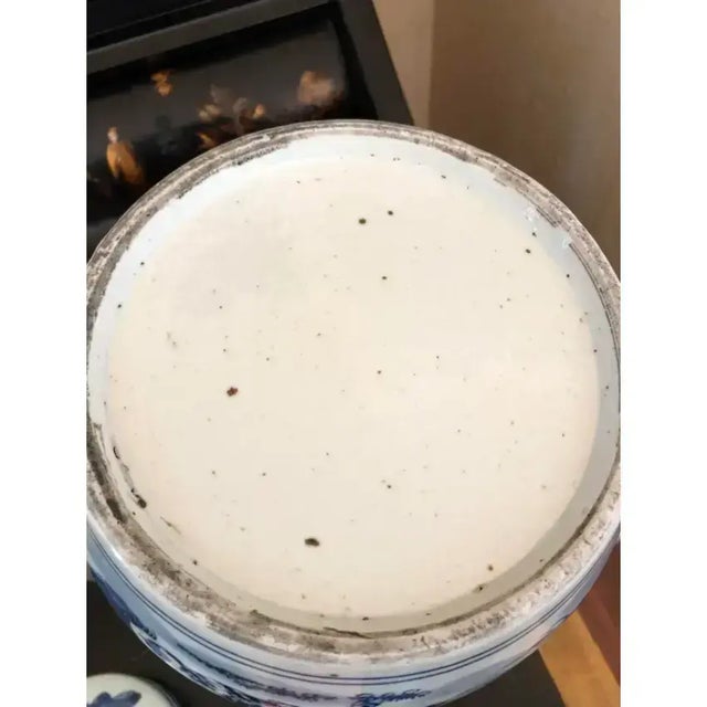 Blue & White Lidded Chinese Ginger Jar With Greek Key Motif For Sale In Los Angeles - Image 6 of 6