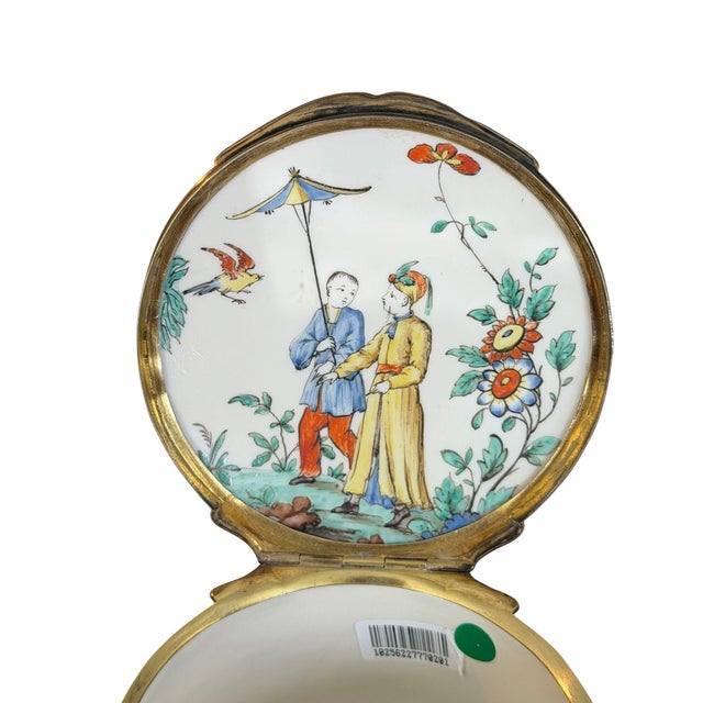 18th Century 18th Century A Large Silver Gilt Mounted Chantilly Soft Paste Chinoiserie Snuff Box For Sale - Image 5 of 15