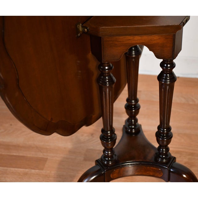 1930 English Flame Mahogany Tilt-Top Pie Crust Side Table End Table For Sale - Image 9 of 10