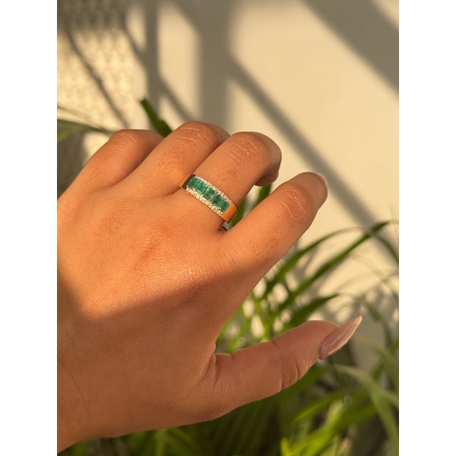 Contemporary 1.01ct Emerald and Diamond Statement Wide Band Ring in 14k Yellow Gold Size 4 For Sale - Image 3 of 15