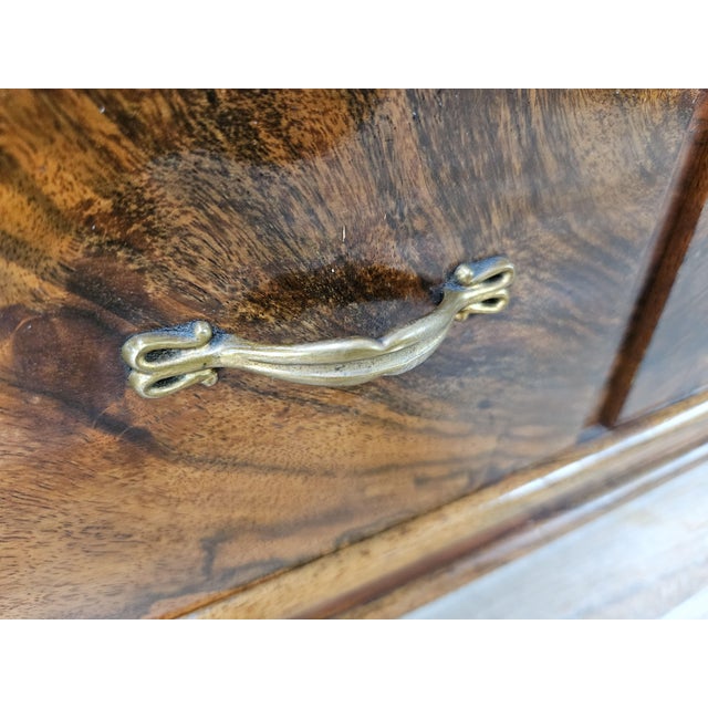 Art Deco Display Cabinet in Walnut Burl, 1940 For Sale - Image 18 of 18