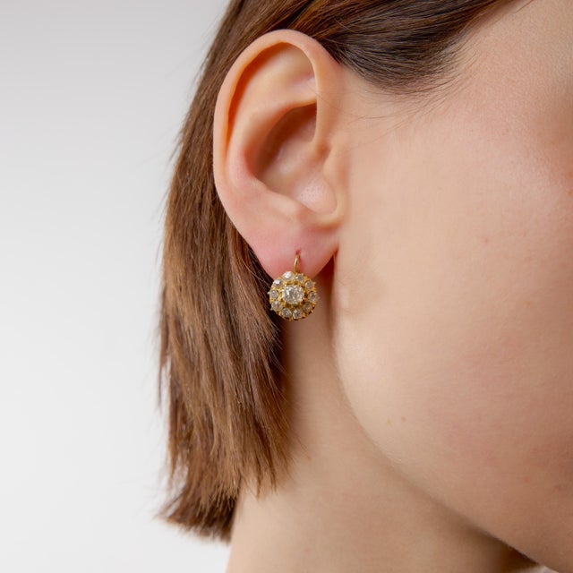 19th Century 19th Century Pair of Victorian Old Mine Cut Diamond 18k Yellow Gold Cluster Earrings For Sale - Image 5 of 6