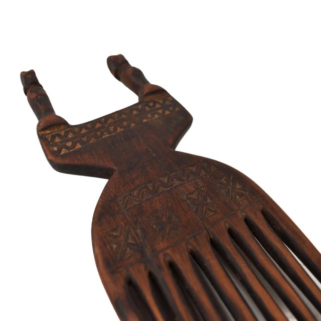 Early 20th Century Nyamwezi Mwana Hiti Figural Comb Tanzania For Sale - Image 4 of 6
