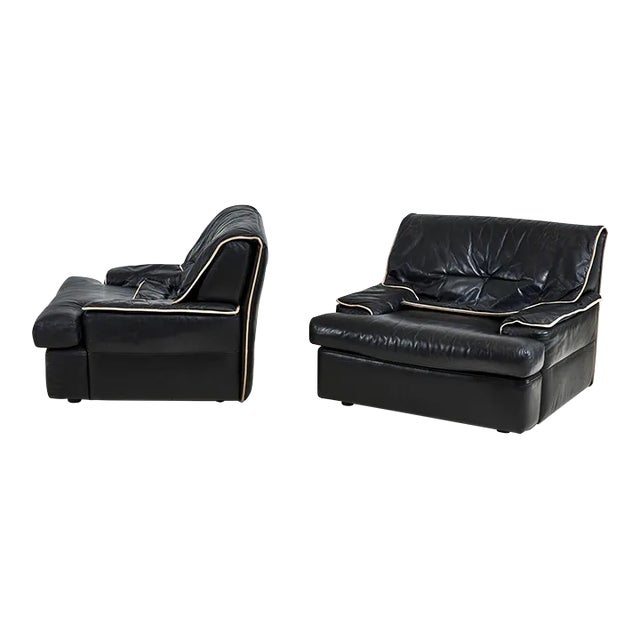 Pair Guido Faleschini Black Leather Lounge Chairs, Italy 1970 For Sale