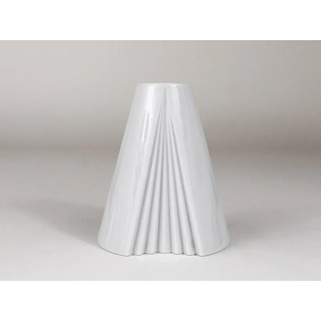 White Geometric Op Art Porcelain Vase by Ambrogio Pozzi for Rosenthal, Germany, 1980s For Sale - Image 6 of 11
