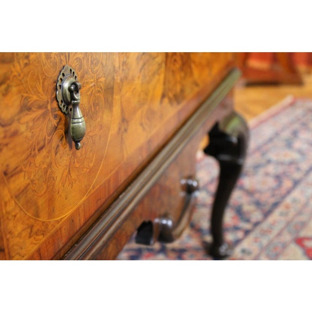 George II Burl Walnut and Marquetry Hightboard, 1890s For Sale - Image 11 of 18