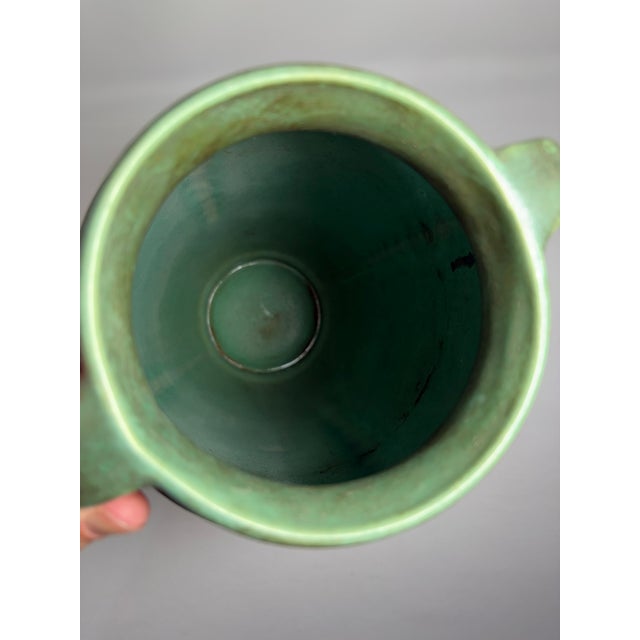 Ceramic Vintage Niloak Art Pottery Green Double-Handle Vase – Benton, Arkansas For Sale - Image 7 of 11