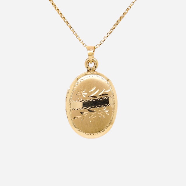 Vintage 14k Gold Brite-Cut Locket Pendant or Charm For Sale In Philadelphia - Image 6 of 16