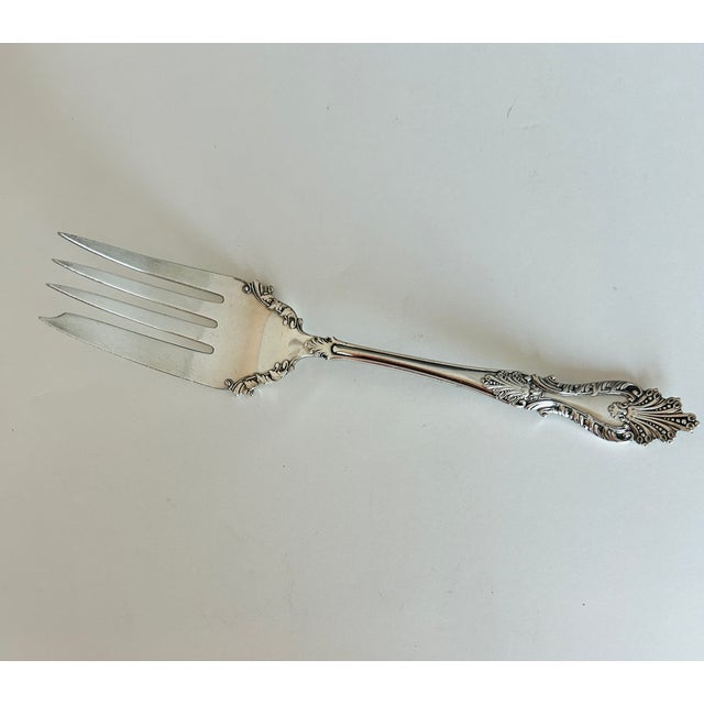 Late 19th Century Antique 1896 Rogers & Hamilton "Raphael" Silverplate Serving Set, Berry Spoon & Cold Meat Fork For Sale - Image 5 of 8