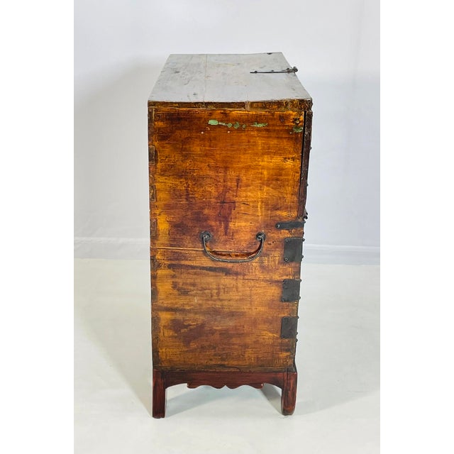 Antique Korean Blanket Chest With a Bronze Lock & Iron Hardware For Sale In Los Angeles - Image 6 of 12