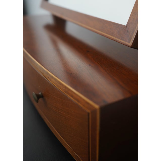 1960s Biggs Inlaid Mahogany 2 Drawer Dresser Shaving Mirror For Sale - Image 13 of 16