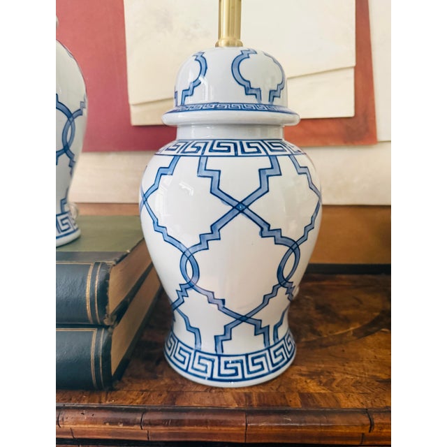Chinoiserie Blue and White Ginger Jar Table Lamps | Coastal Decor - Pair of Two (2) For Sale - Image 4 of 12