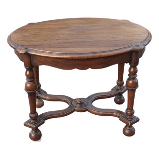 Early 20th Century William and Mary Style Walnut Oval Side Table For Sale