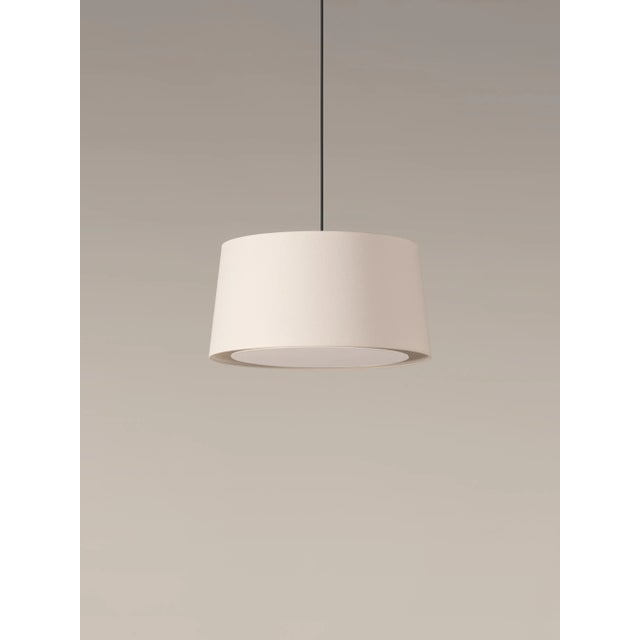 White gt6 pendant lamp by santa & cole dimensions: d 45 x h 23 cm materials: metal, linen. Available in other colors....